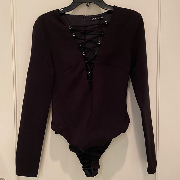 Zara deep V bodysuit w rings - Picture 2 of 4
